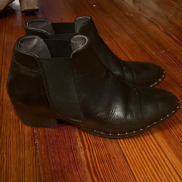 Liendo Black Leather Studded Ankle Boots. Size 8.5 - Picture 2 of 5